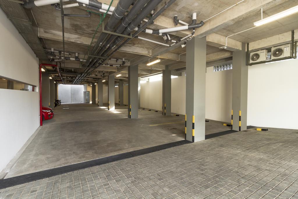 Reddoorz Plus Near Perbanas Yakarta Exterior foto